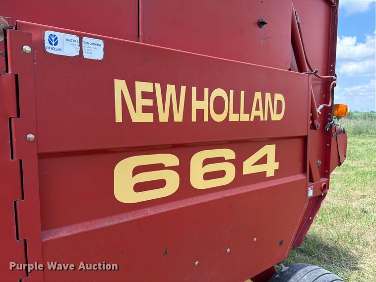 image for item FK4085 1998 New Holland 664 round baler