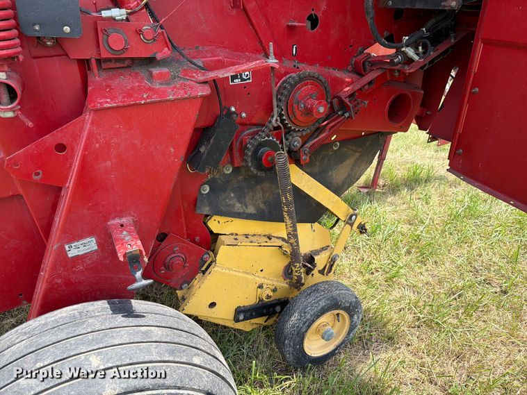 image for item FK4085 1998 New Holland 664 round baler