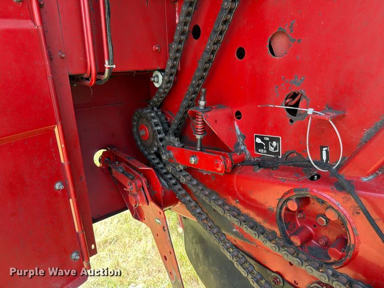 image for item FK4085 1998 New Holland 664 round baler