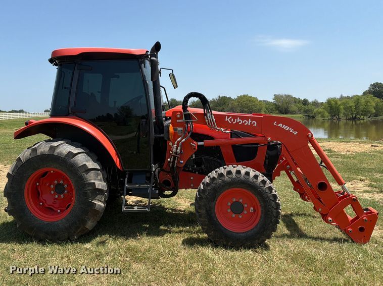 image for item FN2518 2022 Kubota M5-111D MFWD tractor