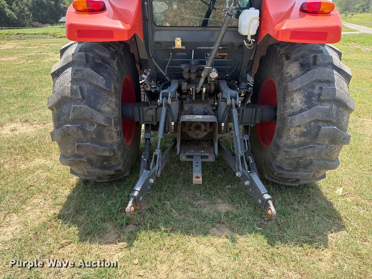 image for item FN2518 2022 Kubota M5-111D MFWD tractor