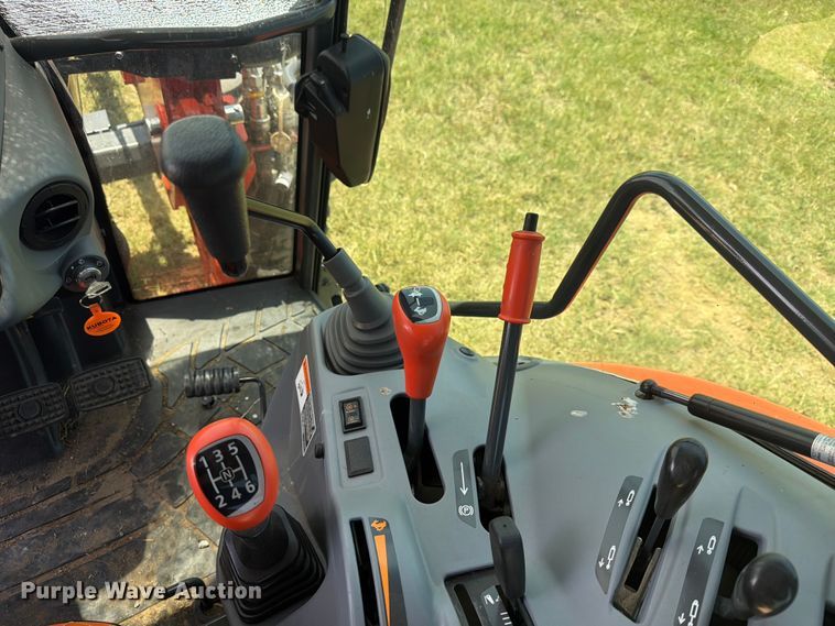 image for item FN2518 2022 Kubota M5-111D MFWD tractor