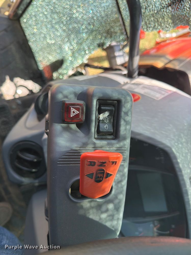 image for item FN2518 2022 Kubota M5-111D MFWD tractor