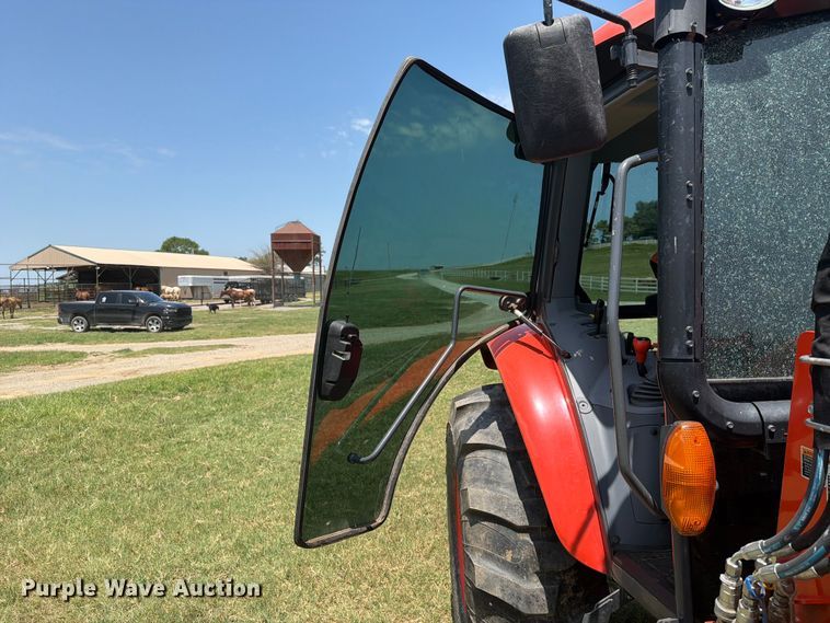 image for item FN2518 2022 Kubota M5-111D MFWD tractor