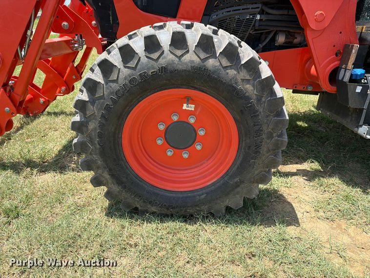 image for item FN2518 2022 Kubota M5-111D MFWD tractor