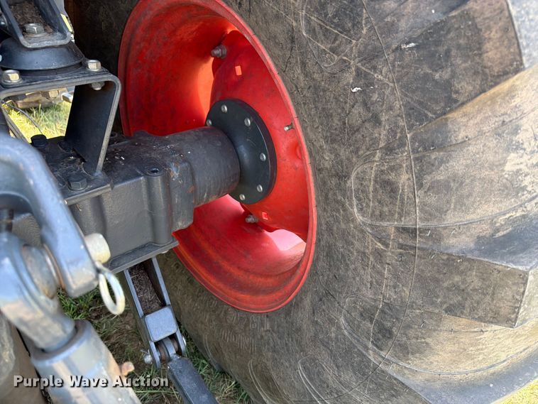 image for item FN2518 2022 Kubota M5-111D MFWD tractor