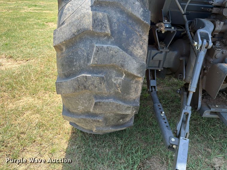 image for item FN2518 2022 Kubota M5-111D MFWD tractor
