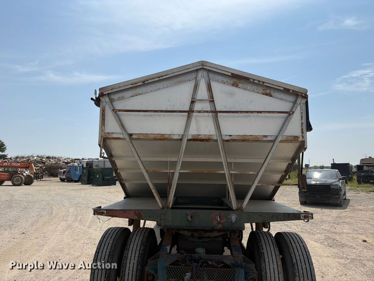 image for item FN2522 Reliance grain trailer
