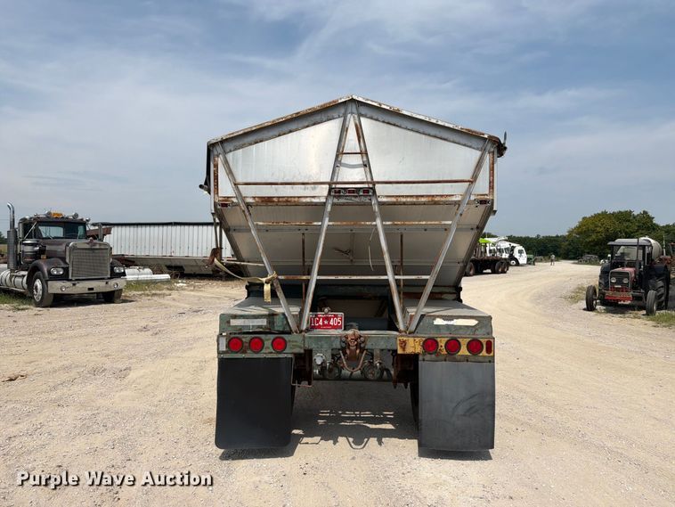 image for item FN2522 Reliance grain trailer