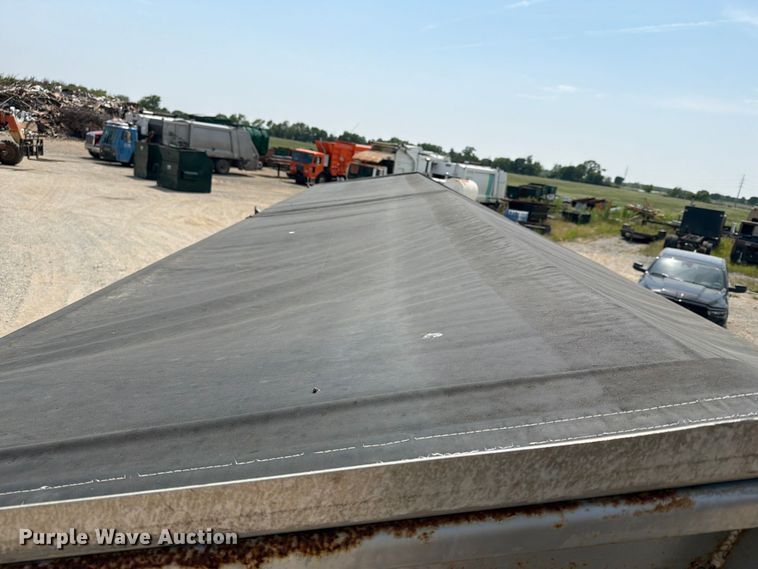 image for item FN2522 Reliance grain trailer