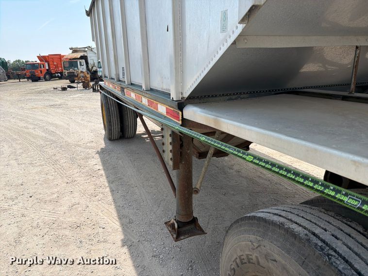 image for item FN2522 Reliance grain trailer