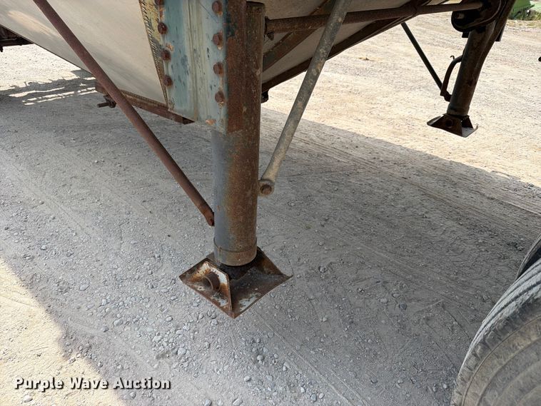 image for item FN2522 Reliance grain trailer
