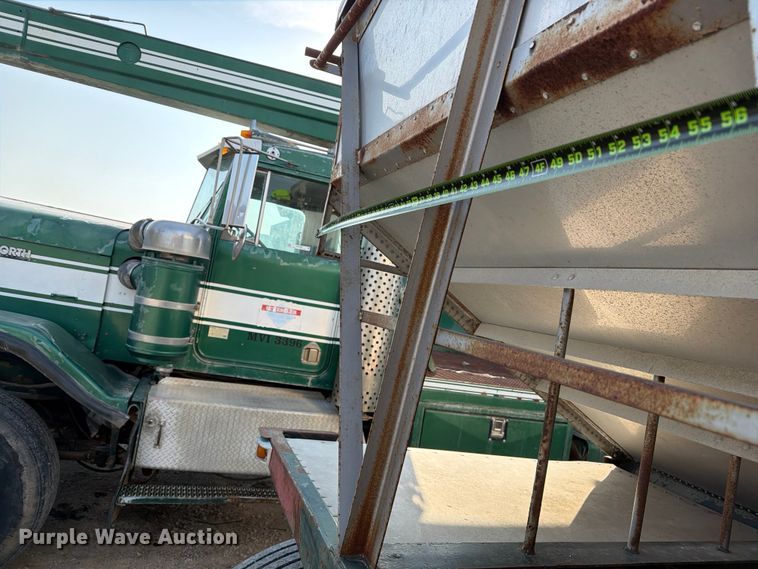 image for item FN2522 Reliance grain trailer