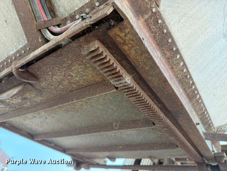 image for item FN2522 Reliance grain trailer