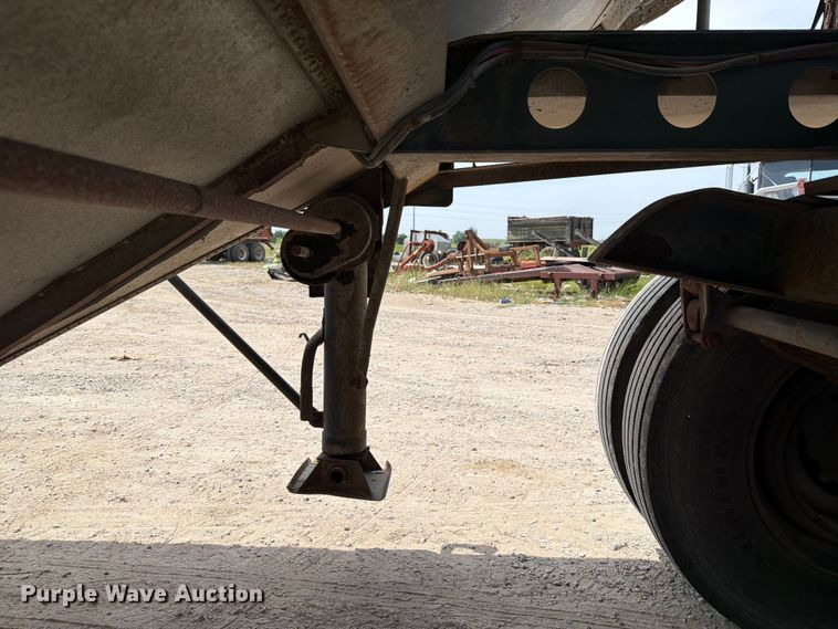 image for item FN2522 Reliance grain trailer