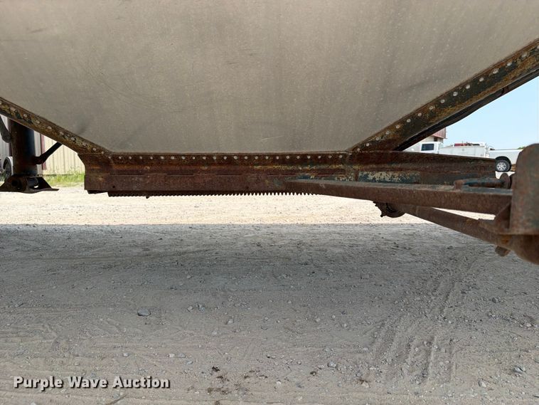 image for item FN2522 Reliance grain trailer