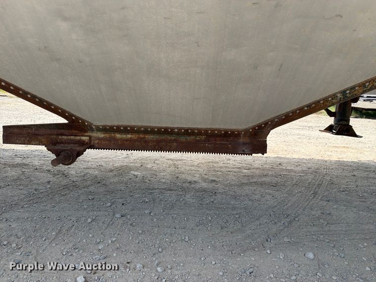 image for item FN2522 Reliance grain trailer