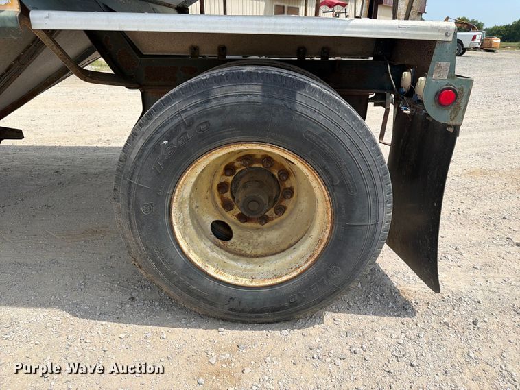 image for item FN2522 Reliance grain trailer