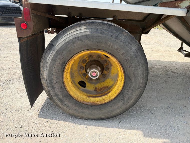 image for item FN2522 Reliance grain trailer