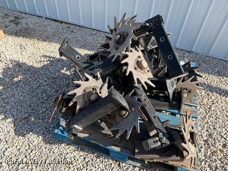 image for item FN5760 (12) Groff Ag row cleaners