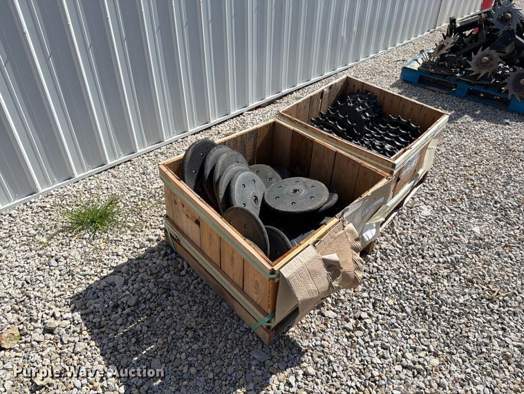 image for item FN5761 Planter closing wheels