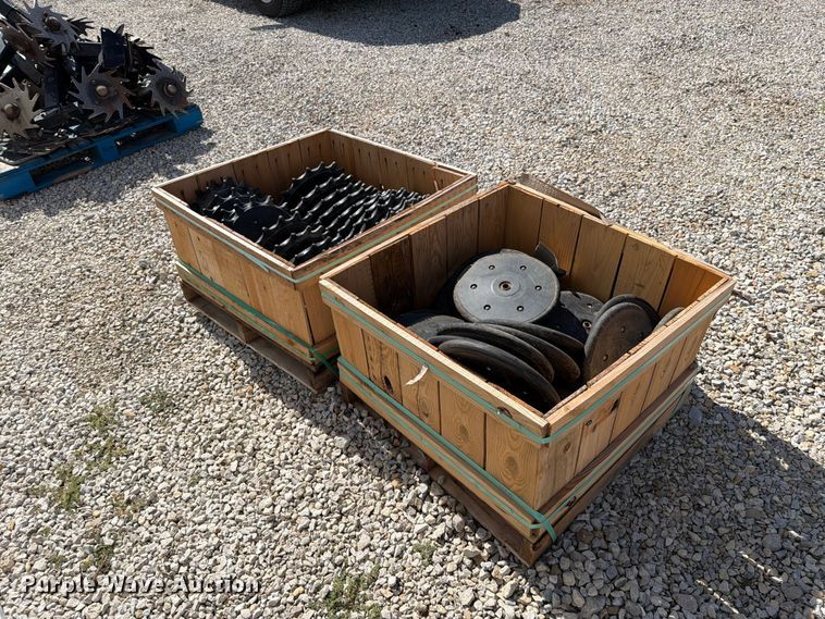 image for item FN5761 Planter closing wheels