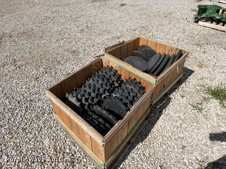 image for item FN5761 Planter closing wheels