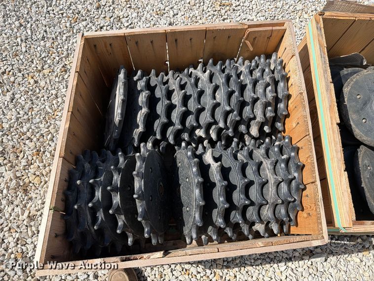 image for item FN5761 Planter closing wheels