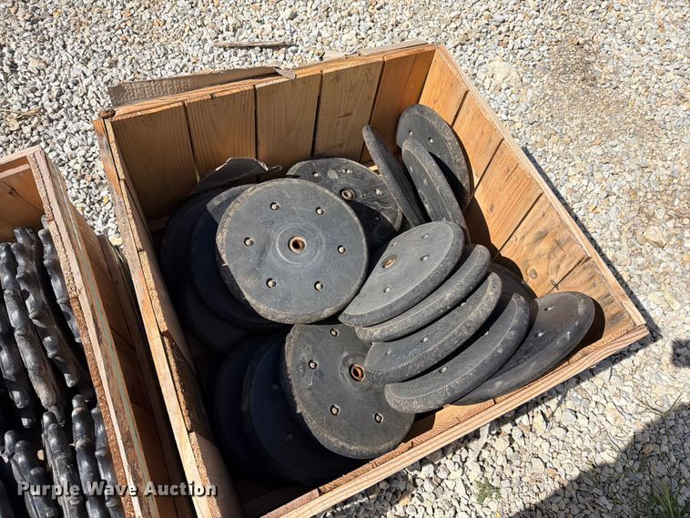 image for item FN5761 Planter closing wheels