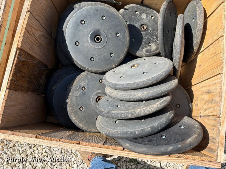 image for item FN5761 Planter closing wheels