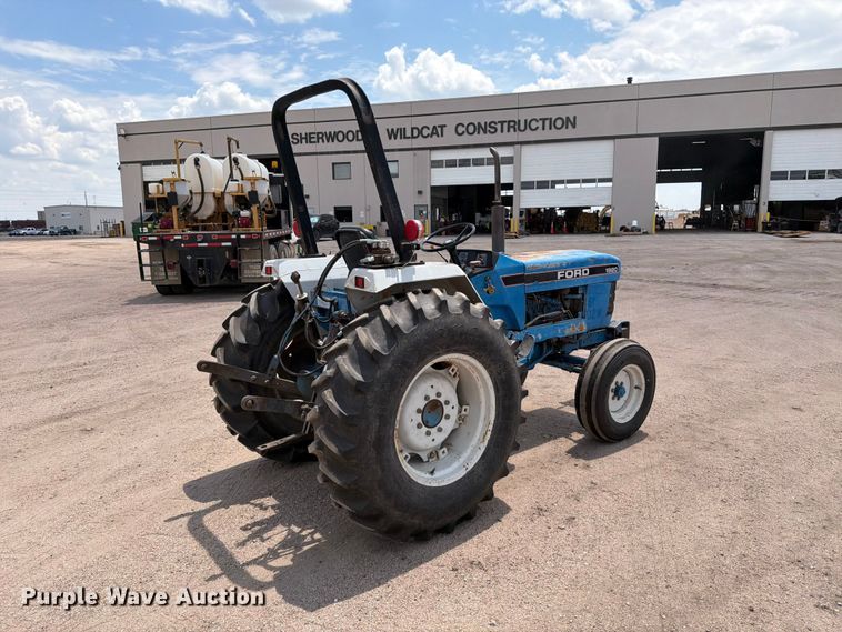 image for item MZ9720 1995 Ford 1920 tractor