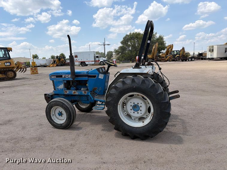 image for item MZ9720 1995 Ford 1920 tractor