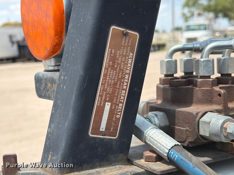 image for item MZ9720 1995 Ford 1920 tractor