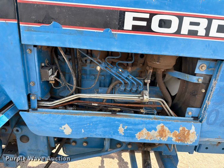 image for item MZ9720 1995 Ford 1920 tractor