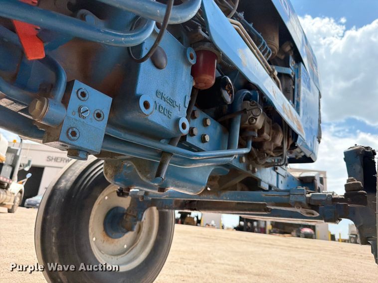 image for item MZ9720 1995 Ford 1920 tractor
