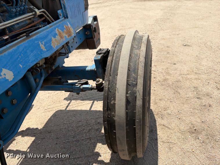 image for item MZ9720 1995 Ford 1920 tractor