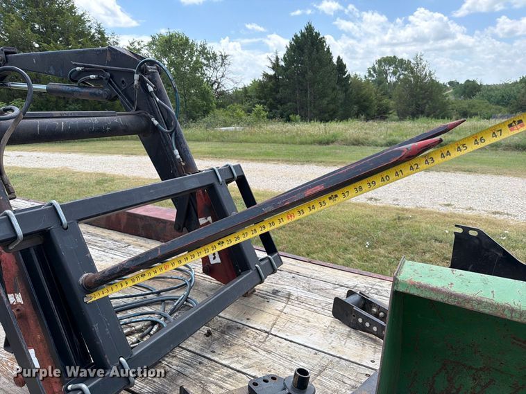image for item MZ9736 Westendorf TA26 loader