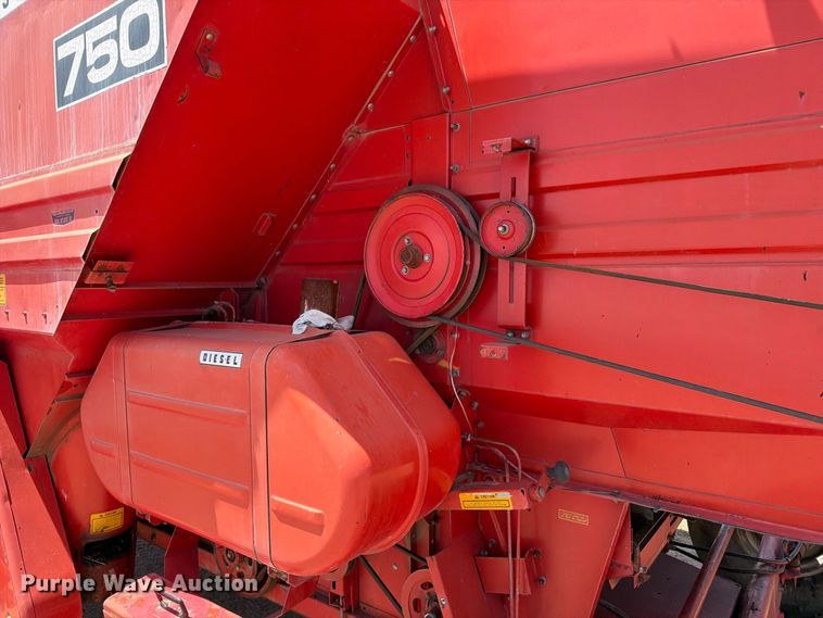 image for item MZ9737 Massey Ferguson 750 combine