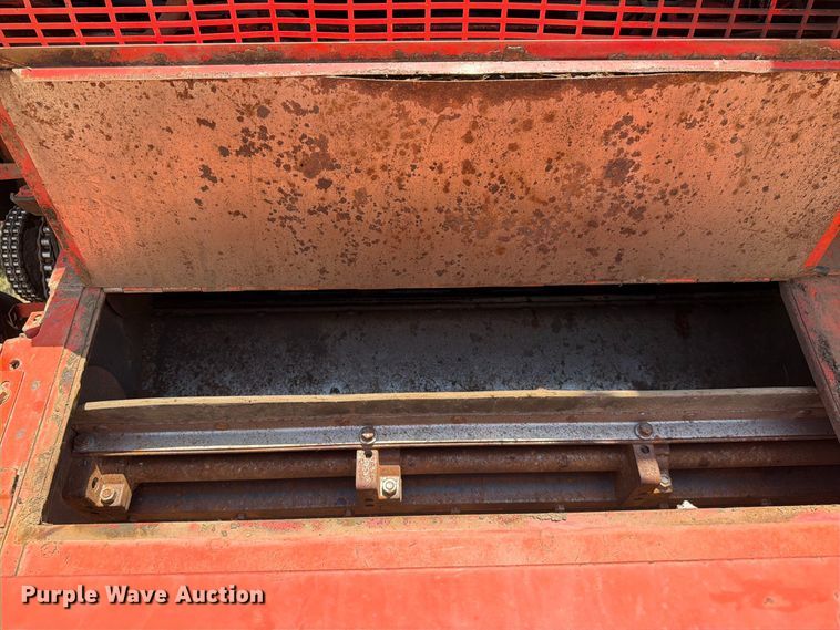 image for item MZ9737 Massey Ferguson 750 combine