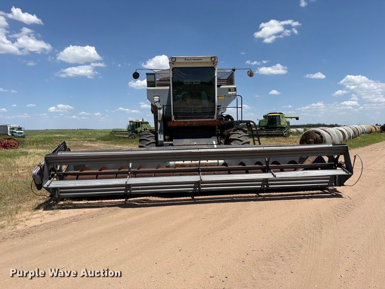 image for item MZ9738 Gleaner L combine