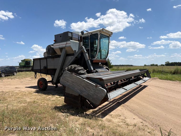 image for item MZ9738 Gleaner L combine