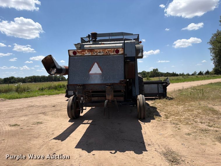 image for item MZ9738 Gleaner L combine