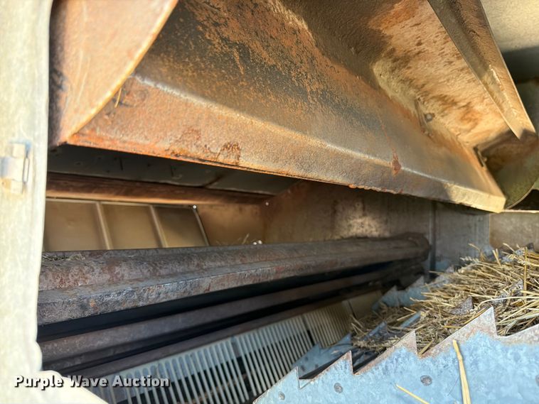 image for item MZ9738 Gleaner L combine
