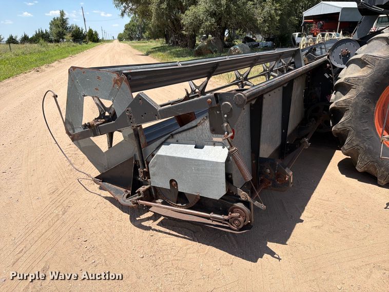 image for item MZ9738 Gleaner L combine