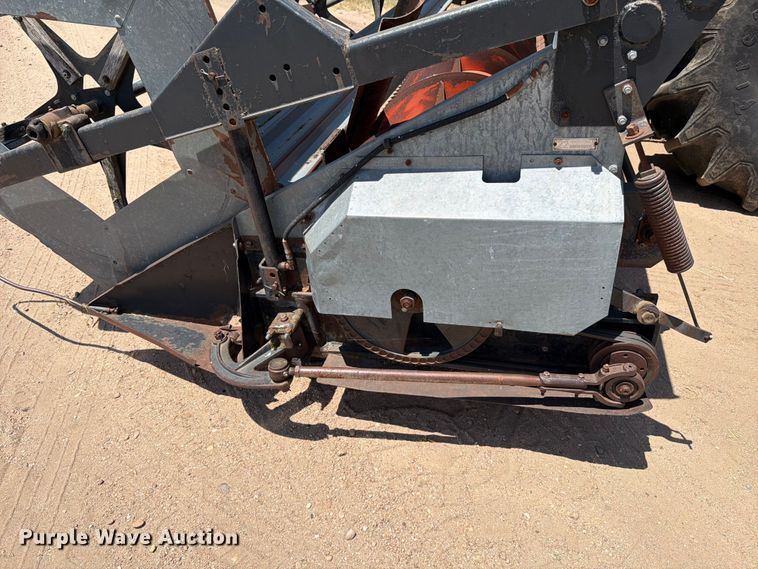 image for item MZ9738 Gleaner L combine