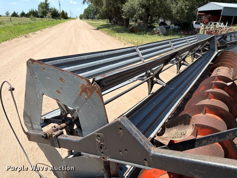 image for item MZ9738 Gleaner L combine