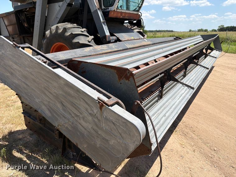 image for item MZ9738 Gleaner L combine
