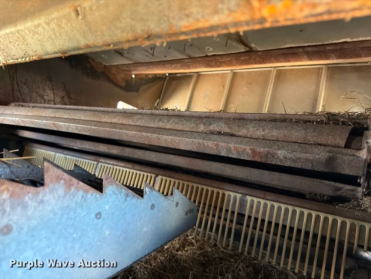 image for item MZ9738 Gleaner L combine
