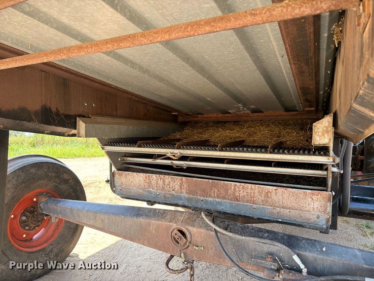 image for item MZ9738 Gleaner L combine