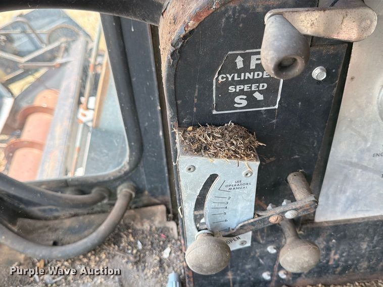 image for item MZ9738 Gleaner L combine